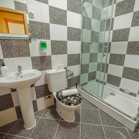 Pensión Baixa 3*